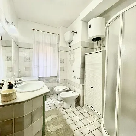 Apartamento Casa La Famiglia - Lamaddalenahomes *